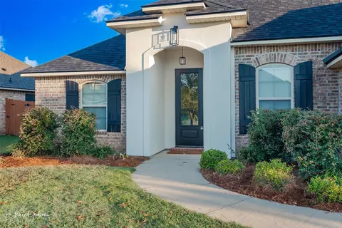 2365 Tallgrass Cir, Bossier City, LA 71111