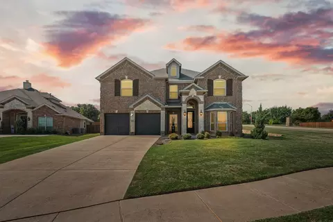 203 Chateau Ave, Kennedale, TX 76060