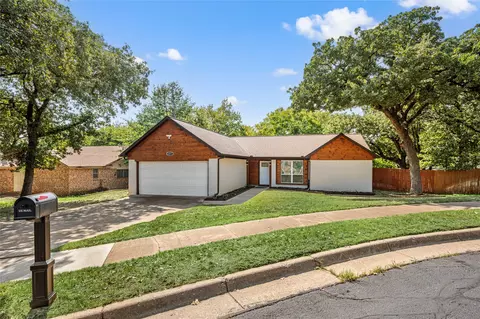 3217 Misty Ct, Bedford, TX 76021