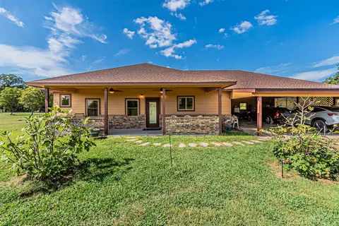 102 Private Road 215, Fairfield, TX 75840