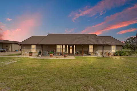 660 Milton Minter Rd, Deport, TX 75435