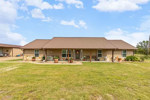 660 Milton Minter Rd, Deport, TX 75435