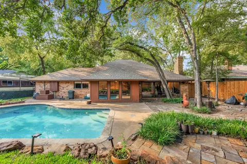 4307 Churchwood Dr, Arlington, TX 76016