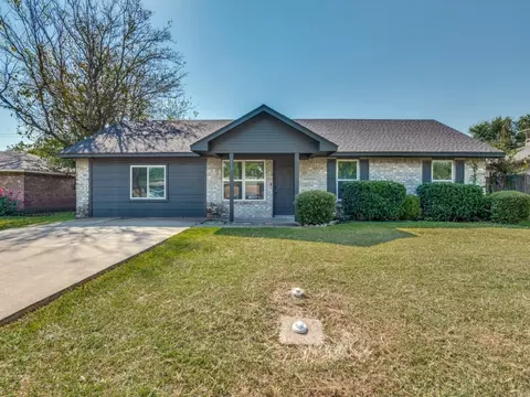 210 Myrtle Ave, Waxahachie, TX 75165
