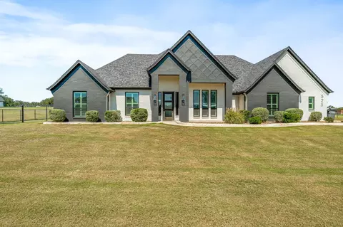 525 Ford Flts, Springtown, TX 76082