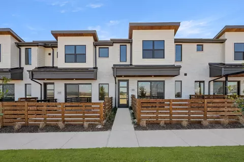 4606 White Buffalo Trl, Oak Point, TX 75068