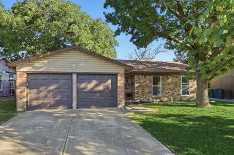 743 Idlewilde Dr, Lewisville, TX 75067