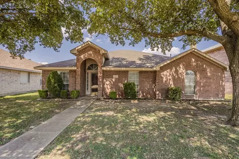 463 Maplegrove Rd, Cedar Hill, TX 75104