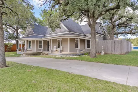 209 N Wickham St, Alvord, TX 76225