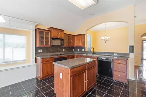 Kitchen - 204 Trinity Dr, Lancaster, TX 75146 photo 2 of 2