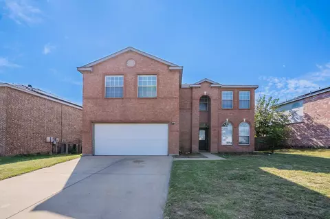 1129 Roundhouse Dr, Saginaw, TX 76131
