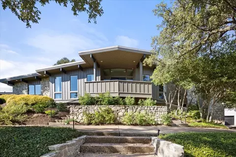 6 Bounty Rd E, Benbrook, TX 76132