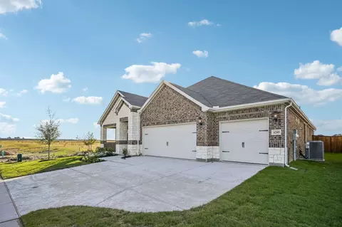 4205 Granbury Dr, Farmersville, TX 75442