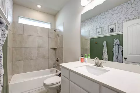 Bath - 15140 Devonne Dr, Aledo, TX 76008 photo 5 of 5