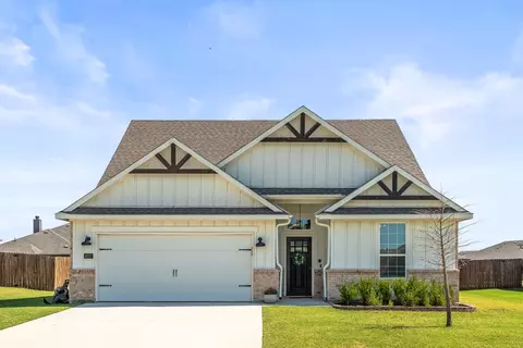 4211 Padron Ln, Sanger, TX 76266