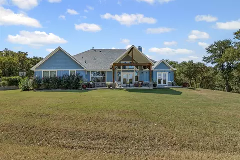 310 Oak Creek Ct, Springtown, TX 76082