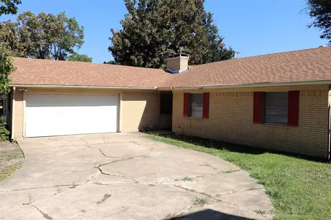 6415 Stonewall St, Greenville, TX 75402