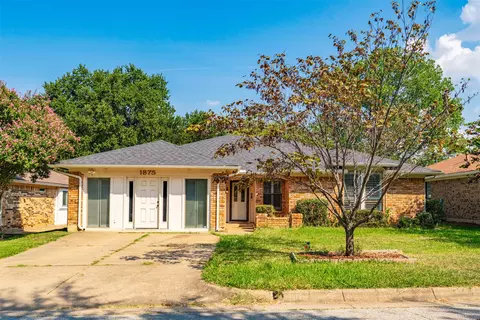 1875 Larkspur Dr, Arlington, TX 76013