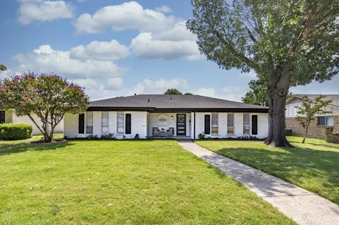 7004 Kiva Ln, Dallas, TX 75227
