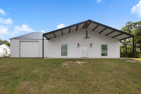 335 Ponderosa St, Bowie, TX 76230