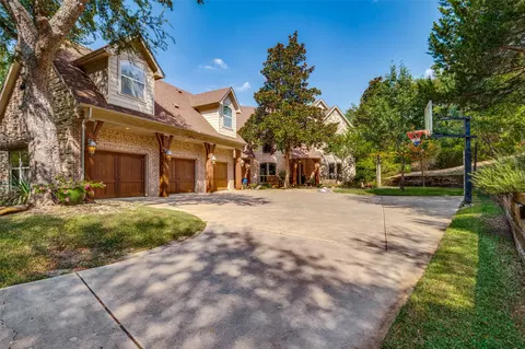 2403 Amberleaf Ct, Cedar Hill, TX 75104