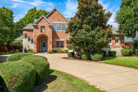 3807 Blue Forest Dr, Arlington, TX 76001