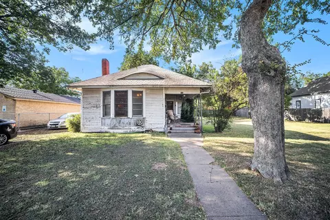 105 E Lone Star Ave, Cleburne, TX 76031