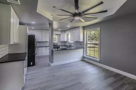 768 Elmwood Dr, Woodway, TX 76712