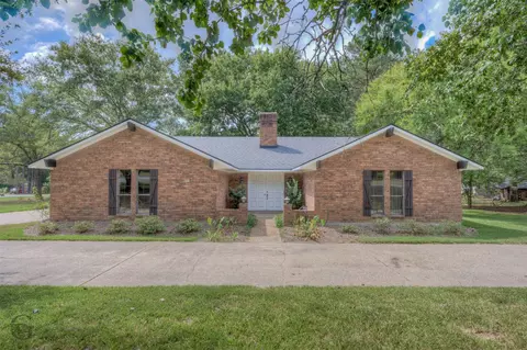 8202 Spring Valley Cir, Shreveport, LA 71107
