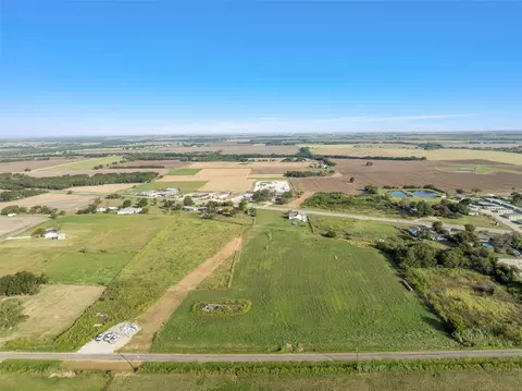 460 Hajek Rd, West, TX 76691