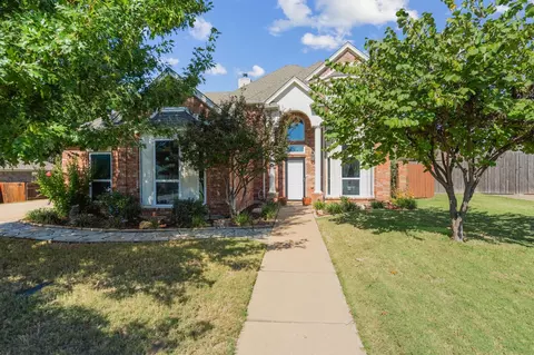 103 Honeysuckle Dr, Justin, TX 76247