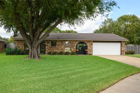 1417 Akron Dr, Bossier City, LA 71112