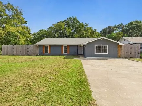 200 Holmes St, Palestine, TX 75803