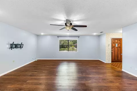 712 E 16th St, Cameron, TX 76520 photo 6