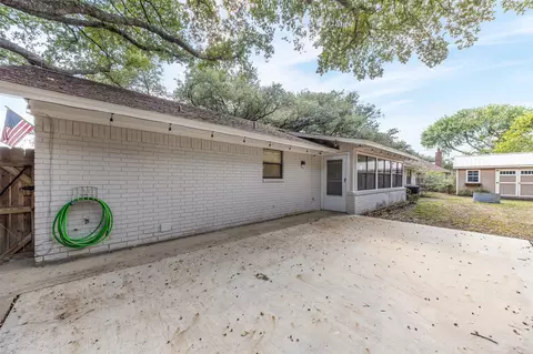712 E 16th St, Cameron, TX 76520 photo 40
