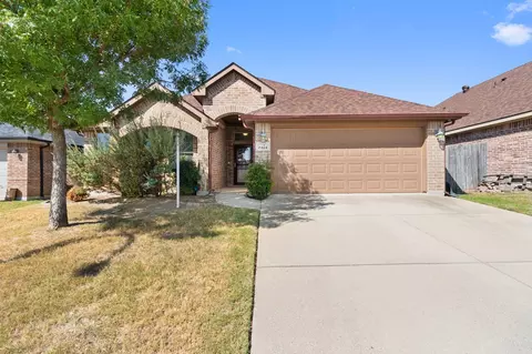 2424 Wakecrest Dr, Fort Worth, TX 76108