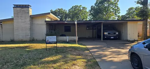 1914 W Grauwyler Rd, Irving, TX 75061