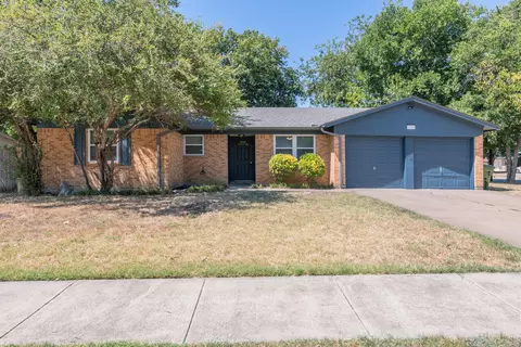 6500 Avalon Dr, Watauga, TX 76148