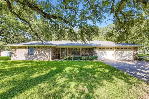 3008 S Garland St, Decatur, TX 76234