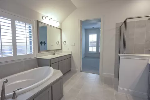 Bath - 809 Deleon Dr, Midlothian, TX 76065 photo 2 of 2