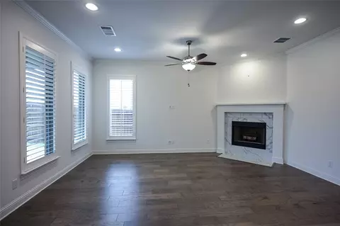Living - 809 Deleon Dr, Midlothian, TX 76065 photo 3 of 6