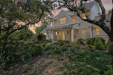 125 Branding Iron Ct, Azle, TX 76020