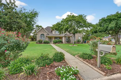 513 Wallace St, Whitewright, TX 75491