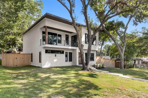 10434 Vinemont St, Dallas, TX 75218