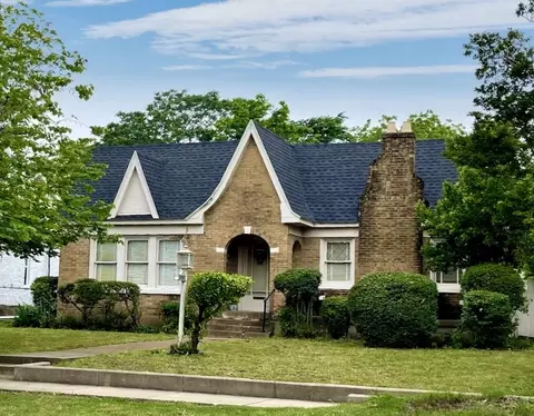 827 Westmount Ave, Dallas, TX 75211