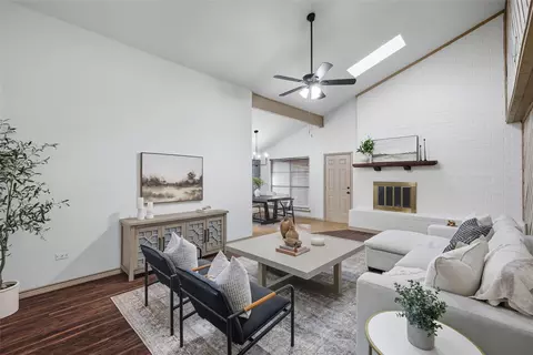 833 Barkridge Trl, Burleson, TX 76028