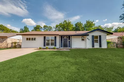 424 Stonewall Dr, Euless, TX 76039