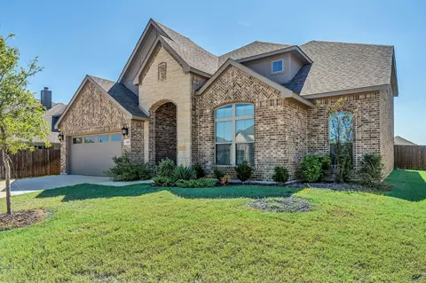 140 Crockett Dr, Waxahachie, TX 75165