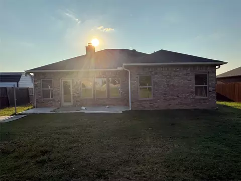 Exterior - 1023 Baker Ln, Mabank, TX 75147 photo 2 of 3