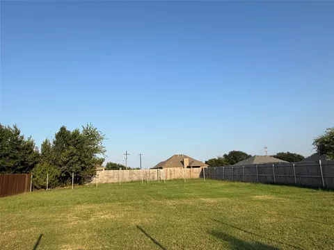 Exterior - 1023 Baker Ln, Mabank, TX 75147 photo 3 of 3